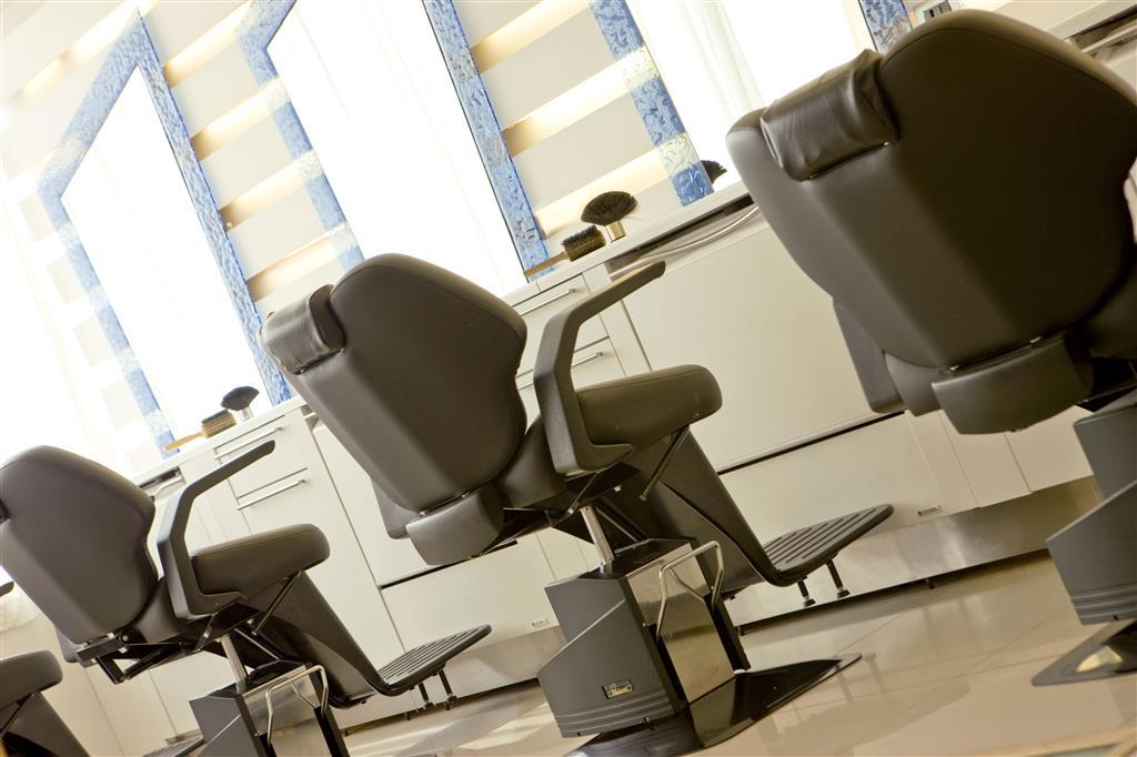 Готель Le Meridien Нью-Делі Екстер'єр фото Barber chairs